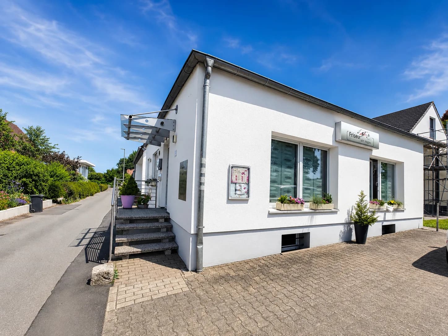 Unser Salon von außen