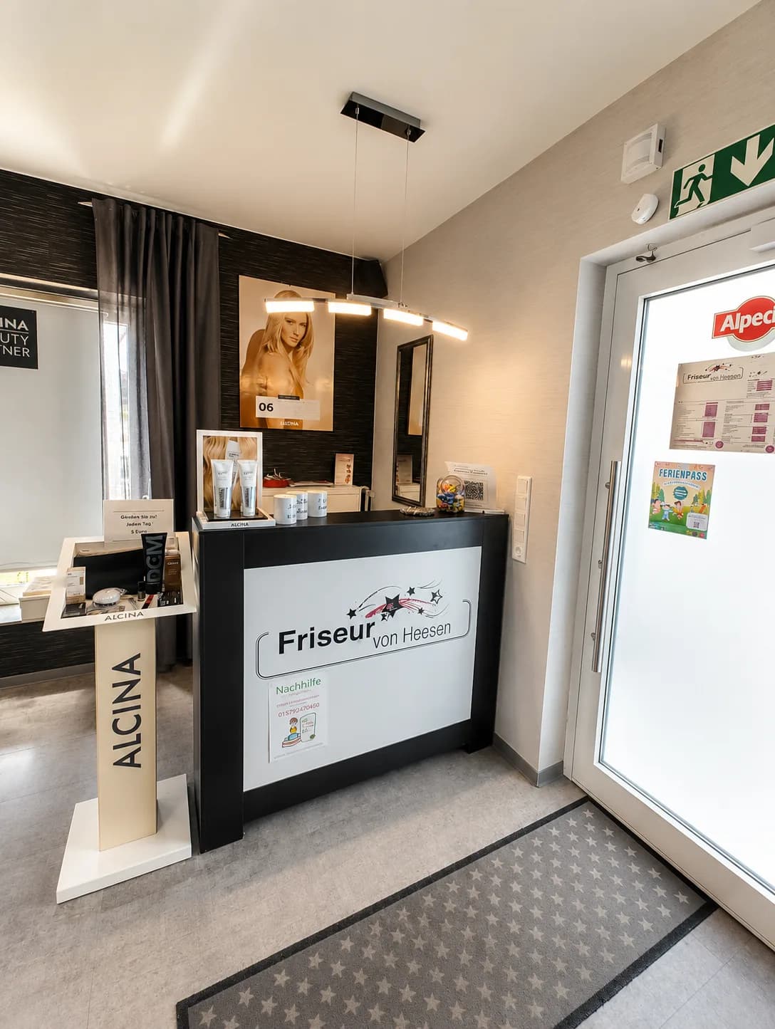 Empfangsbereich und Kasse